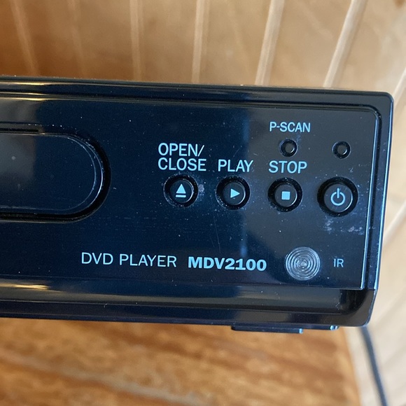 Magnavox DVD player- Model MDV2100 - Picture 3 of 6